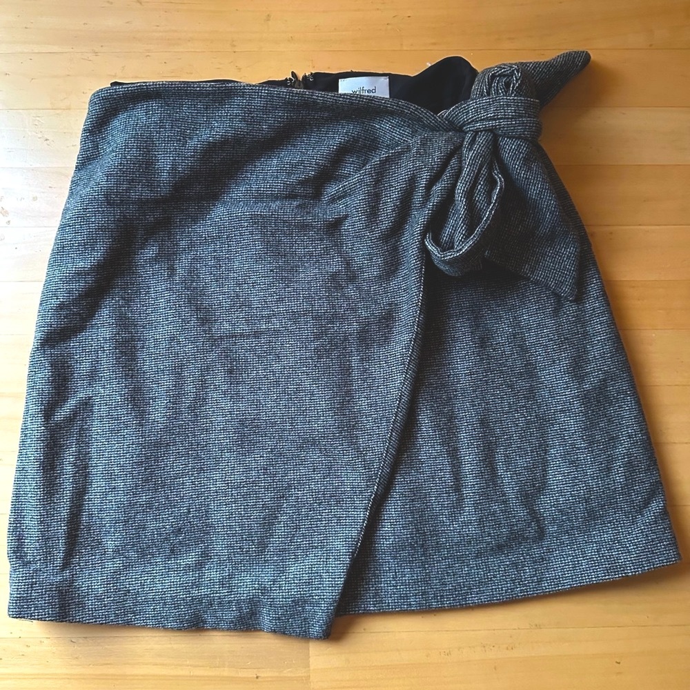 Aritzia Wilfred wool wrap skirt with bow - size 4, dark grey